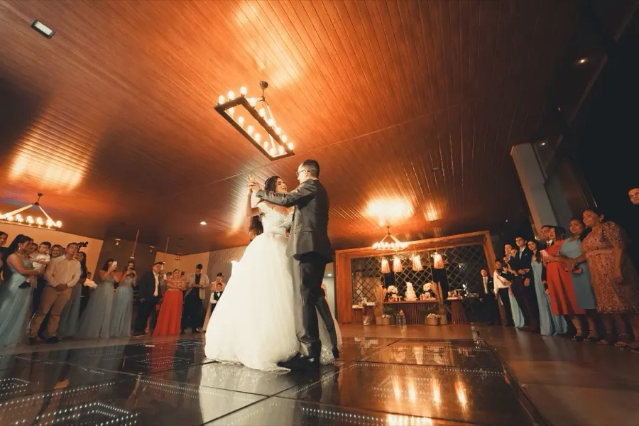 The first dance — photographers