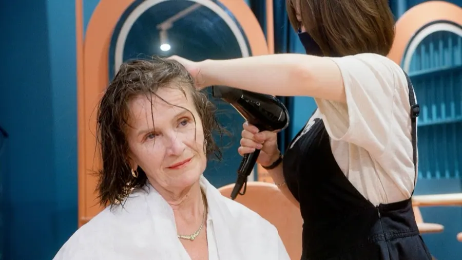 A blow-dry, finished — salons